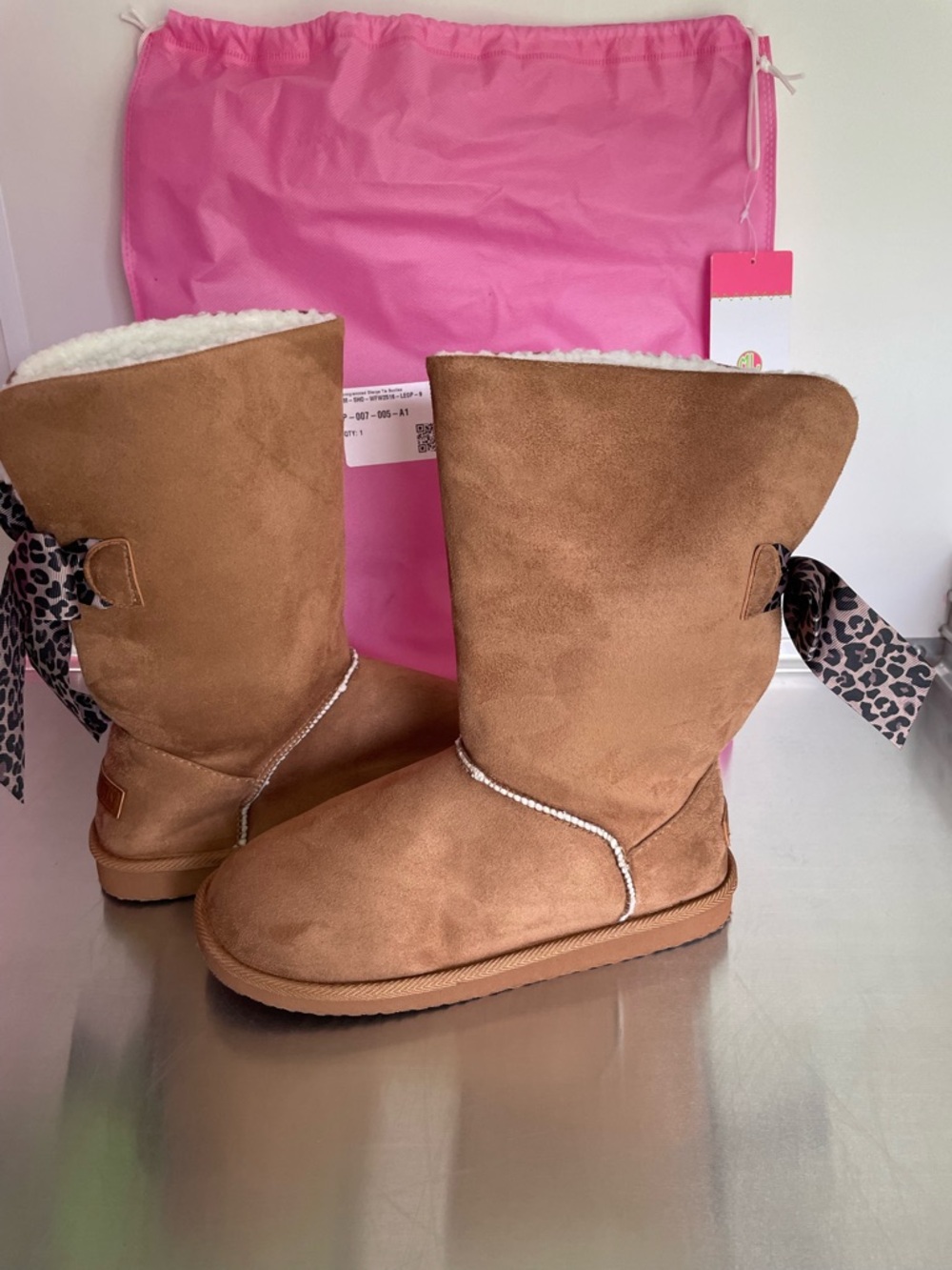 Women's Shearling-Lined Winter Boots with Leopard Bow - Tan